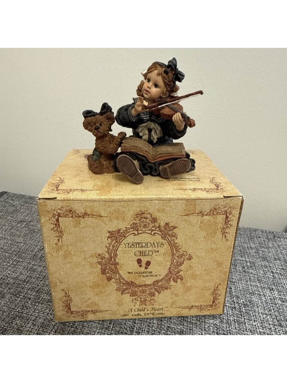 Yesterdays Child Dollstone Collection Recital 1995  Lindsey w/Louise Boyds Bears